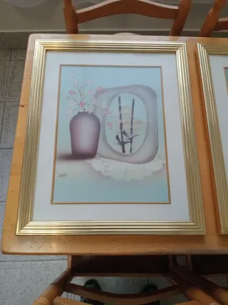 Marco de metal dorado