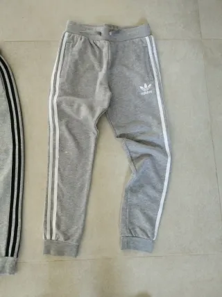 Pantalón chándal Adidas gris 9-10 años