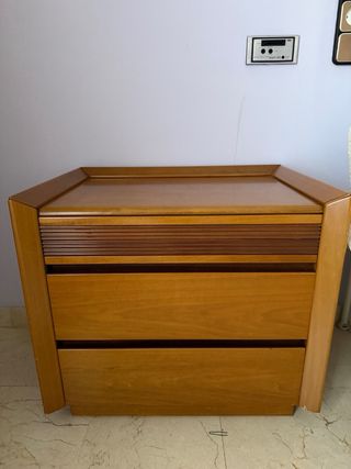 Cómoda y 2 mesitas de noche de madera