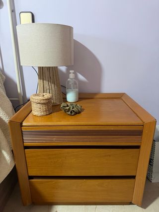 Cómoda y 2 mesitas de noche de madera