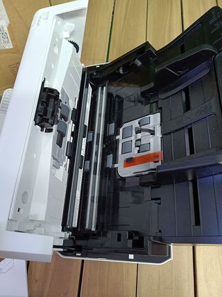 Scanner ADF Brother ADS-2200 600 x 600DPI A4 Nero, Bianco - Scanner (215,9 x 355,6 mm, 600 x 600 DPI, 1200 x 1200 DPI, 48 bit, 8 bit, 35 ppm)