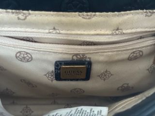 Bolso Guess bandolera mediano