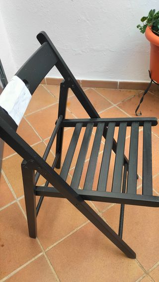 5 Sillas Plegables de Madera Negras