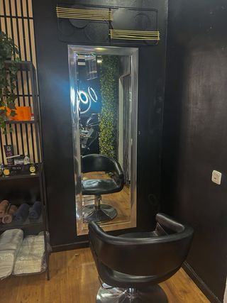Espejo y Silla Peluquería