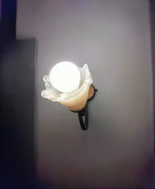 Applique antico ferro battuto e vetro