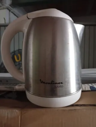 Hervidor de agua Moulinex Subito 1.7L