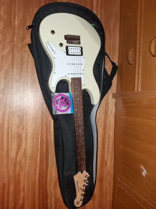 Guitarra Eléctrica Yamaha Pacifica 112V