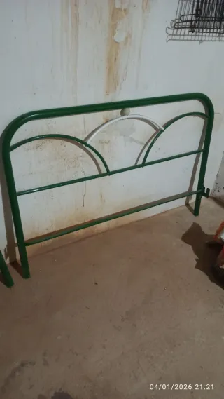Cabecero de cama de 130 cm metálico