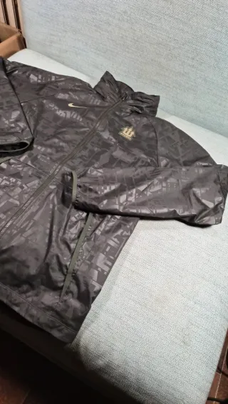 Giacca a vento Nike verde