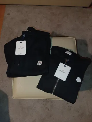 Conjunto Fato Treino Moncler Preto.