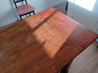 Mesa comedor madera maciza extensible + 4 sillas