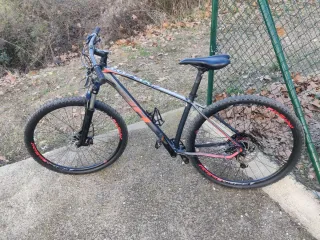 Bicicleta BH Expert Negra/Roja