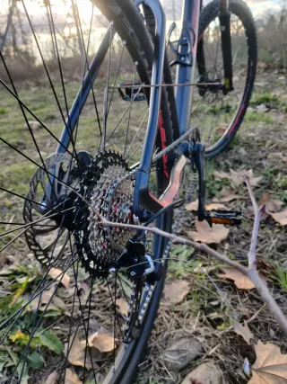 Bicicleta BH Expert Negra/Roja