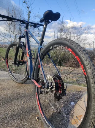 Bicicleta BH Expert Negra/Roja