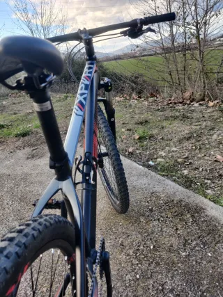 Bicicleta BH Expert Negra/Roja