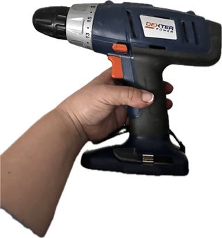 Taladro Dexter Power no tiene cargador . Todo 15eu