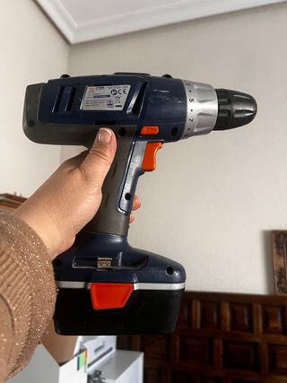 Taladro Dexter Power no tiene cargador . Todo 15eu