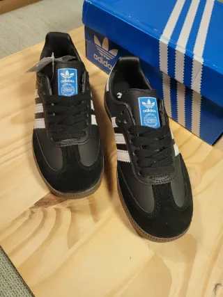 Adidas Samba nere