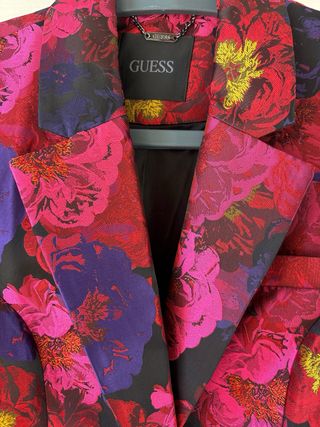Blazer Guess floral nunca usado