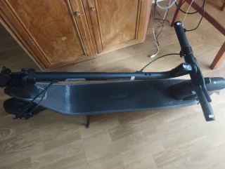 Patinete eléctrico 20 km/h negro