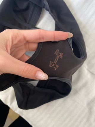 Top deportivo Under Armour negro