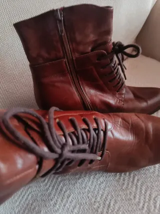 Botines de piel marron chocolate con cremallera