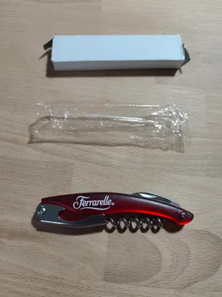 Cavatappi Ferrarelle rosso e argento Apribottiglie