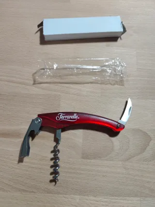 Cavatappi Ferrarelle rosso e argento Apribottiglie