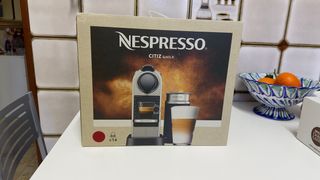 Cafetera Nespresso Citiz & Milk Roja