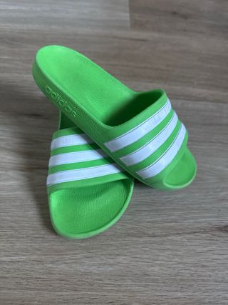 Chanclas Adidas niño Talla 28