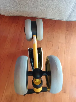 Bici infantil amarilla 4 ruedas