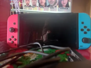 Nintendo Switch Azul y Rojo Casi Nueva