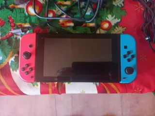 Nintendo Switch Azul y Rojo Casi Nueva