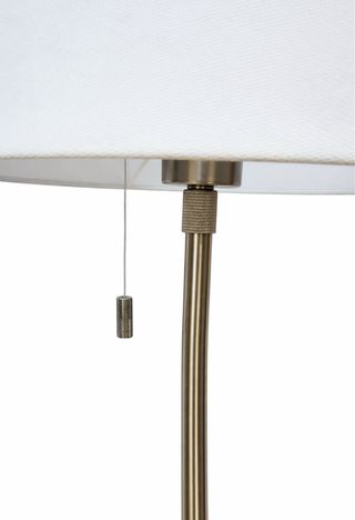 Lámpara de mesa niquelada y blanca