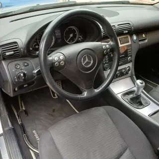 Mercedes-Benz Clase C 2005