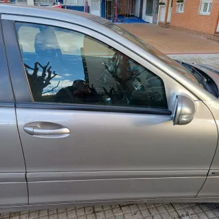 Mercedes-Benz Clase C 2005