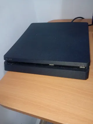 Consola Sony PS4 Negra