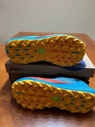 Zapatillas Asics Gel Trabuco 13 Talla 42 nuevas.