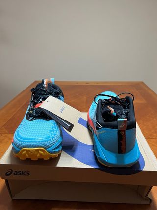 Zapatillas Asics Gel Trabuco 13 Talla 42 nuevas.