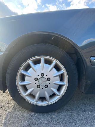 Mercedes-Benz E 280 V6