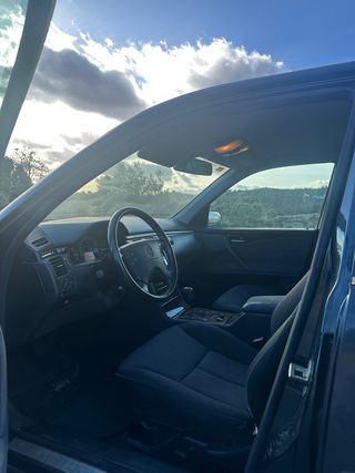 Mercedes-Benz E 280 V6