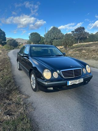 Mercedes-Benz E 280 V6