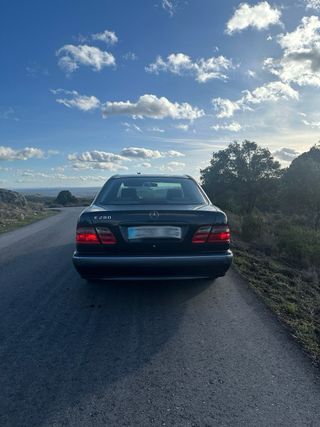 Mercedes-Benz E 280 V6