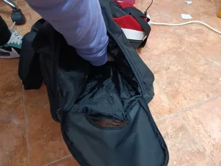 Macuto Adidas Negro y Rojo