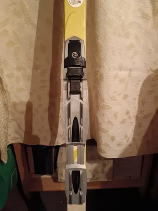 Esquís Skating Rossignol Junior y Bastones