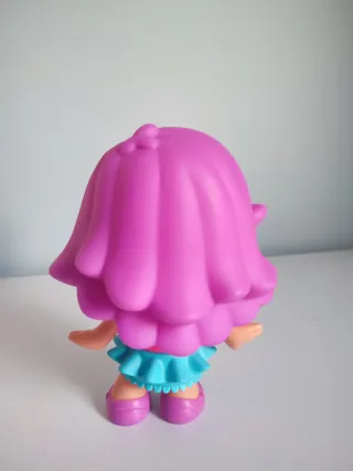 Muñeca Pinypon con pelo rosa y vestido