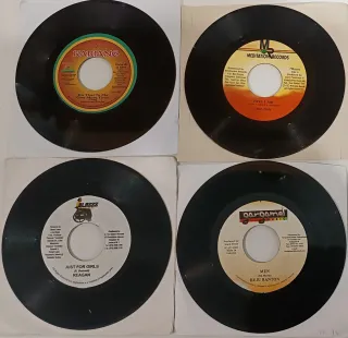 40 Vinilos Reggae Dancehall, de 7". LEER ANUNCIO