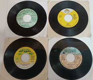 40 Vinilos Reggae Dancehall, de 7". LEER ANUNCIO