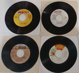 40 Vinilos Reggae Dancehall, de 7". LEER ANUNCIO
