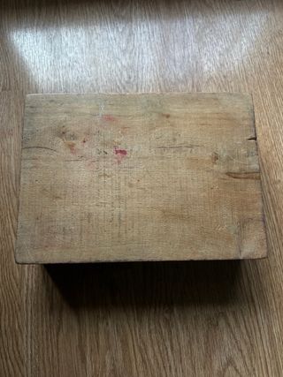 Caja antigua decorada con rosas